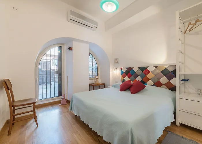 Apartment Guesthost - Monti Artistic Flat Rom