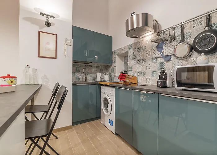 Guesthost - Monti Artistic Flat Apartment *
