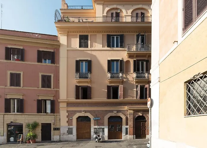 Guesthost - Monti Artistic Flat * Rom